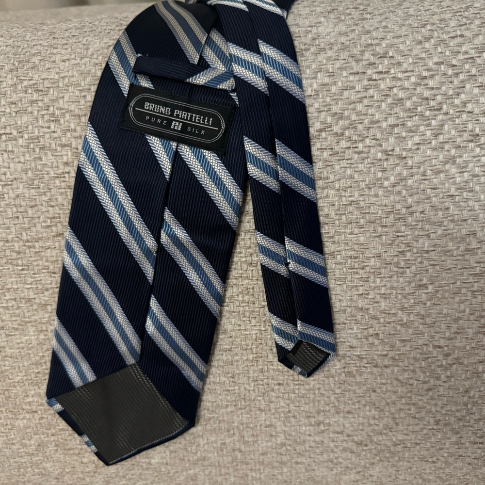 Bruno Piattelli 100% Silk Navy Striped Silk Tie‎